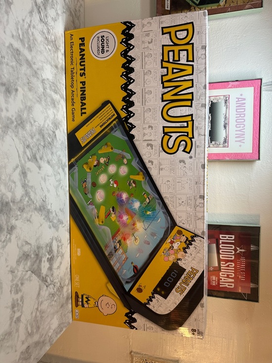 Peanuts Other - Peanuts Tabletop Pinball Game - Yellow and Green